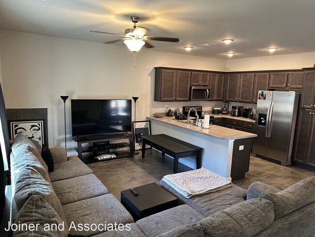 Building Photo - 3 br, 3 bath House - 114 Garden Lane