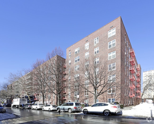 14205 Roosevelt Ave, Flushing, NY 11354 Apartments Flushing, NY