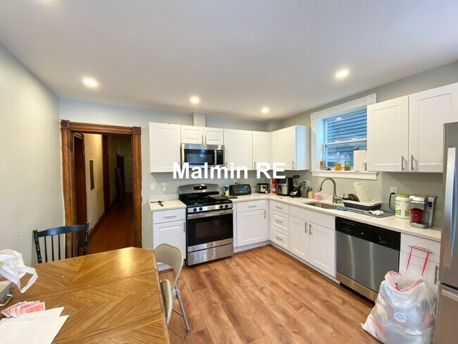 Foto del edificio - 172 Saint Alphonsus St