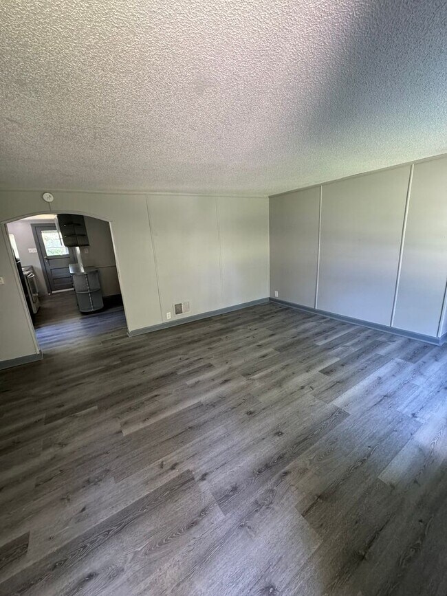 Building Photo - 1116 Inwood Dr