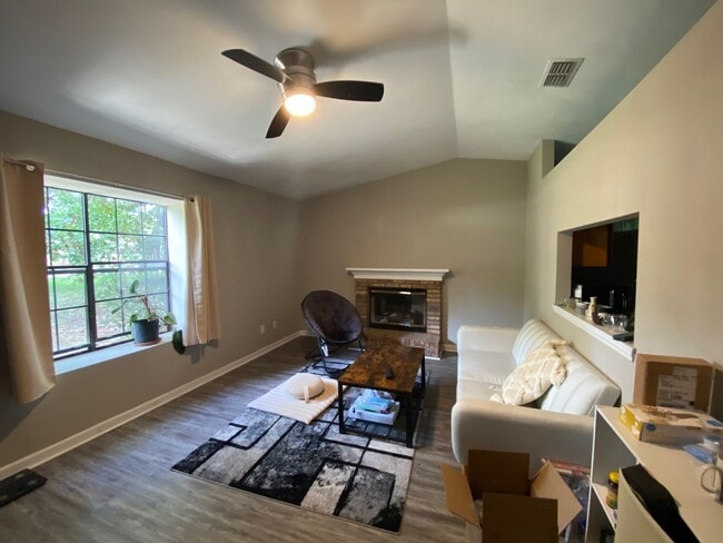Building Photo - 1226 Brafforton Dr