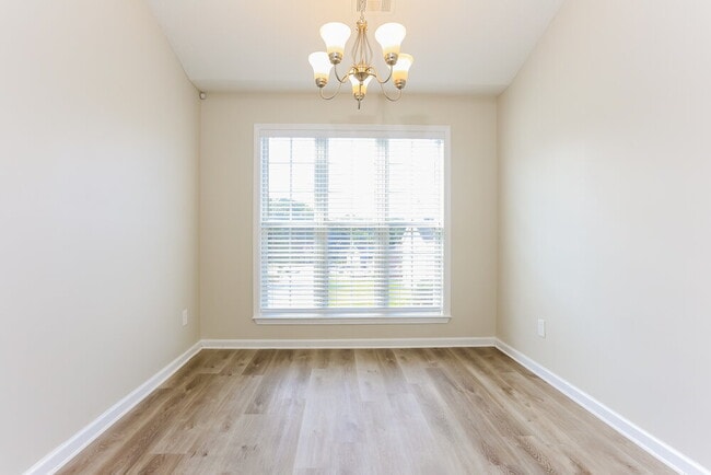 Building Photo - 2376 Carousel Park Dr