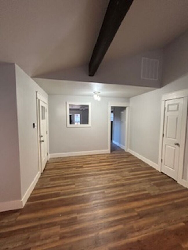 Foto del edificio - Updated Four Bedroom/Two Bath/Two Car Carport/Fenced/Storage Bldg