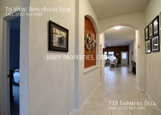 Building Photo - **3 Bed, 2 Bath Home with Inground Pool/Ho...