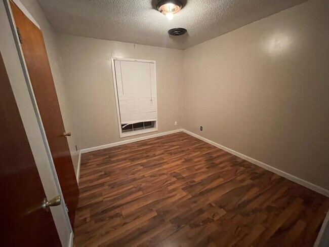 Building Photo - 1408 Kimberly Dr