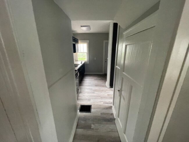 Foto del edificio - 710 N Broadway St