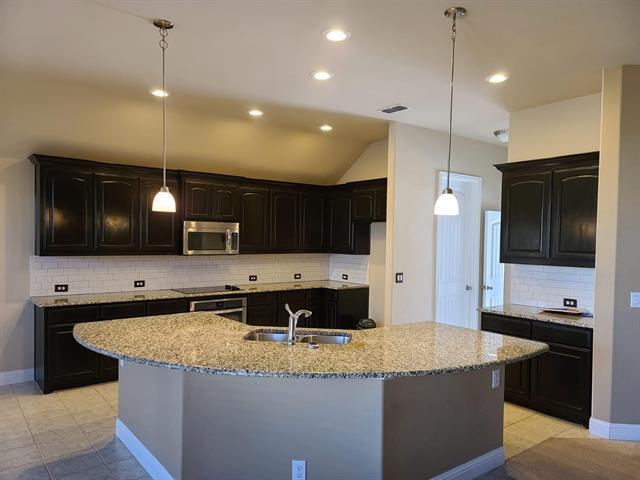 Building Photo - 3415 Sequoia Ln