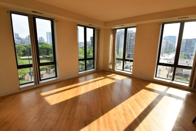 Foto del edificio - 343 W Old Town Ct