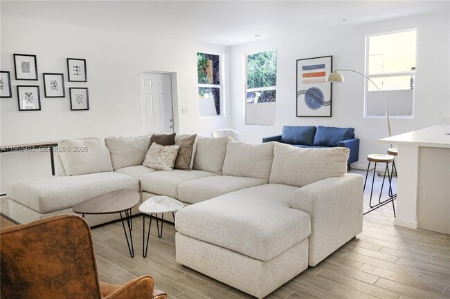 Building Photo - 160 NE 57th St