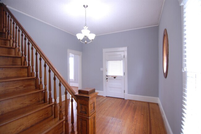 Foto del edificio - Charming Historical Renovated 3 bedroom 2 ...