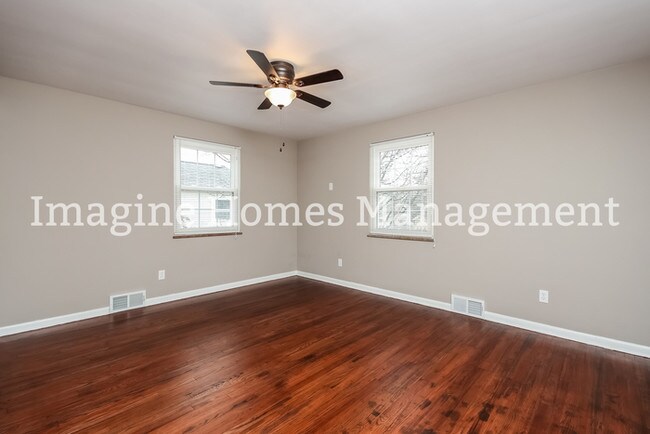 Building Photo - 1730 Southbend Dr