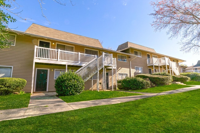 Building Photo - The Vue at Stone Mountain