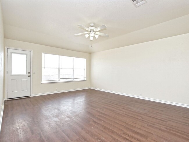 Foto del edificio - Beautiful 4 Bedroom / 2 Bath Home in Eagle...