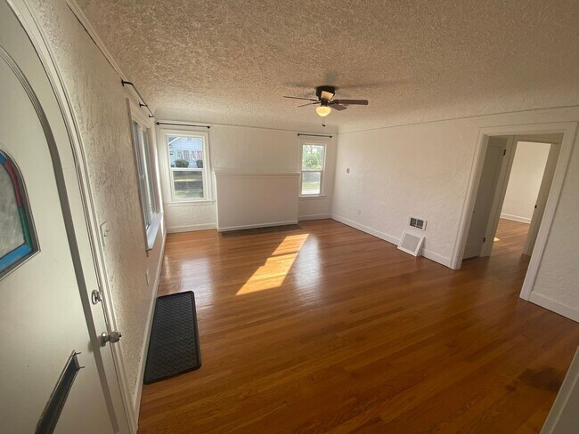 Foto del edificio - Newly Remodeled House - Modern Comfort and...