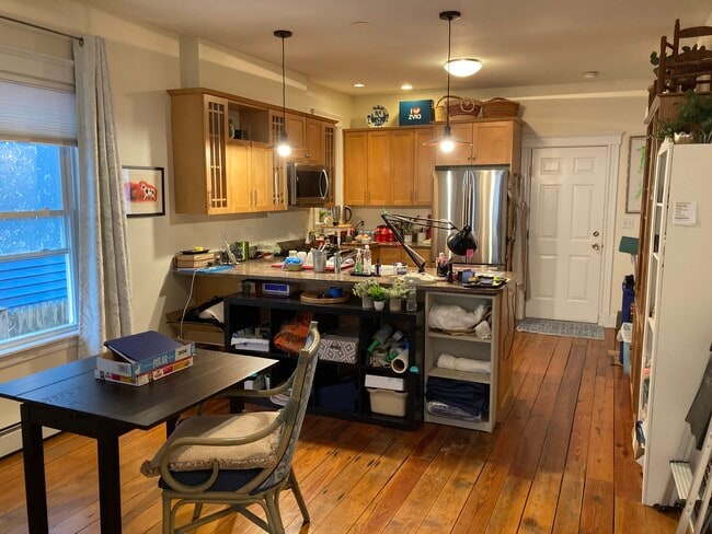 Building Photo - 39 Magnolia Ave