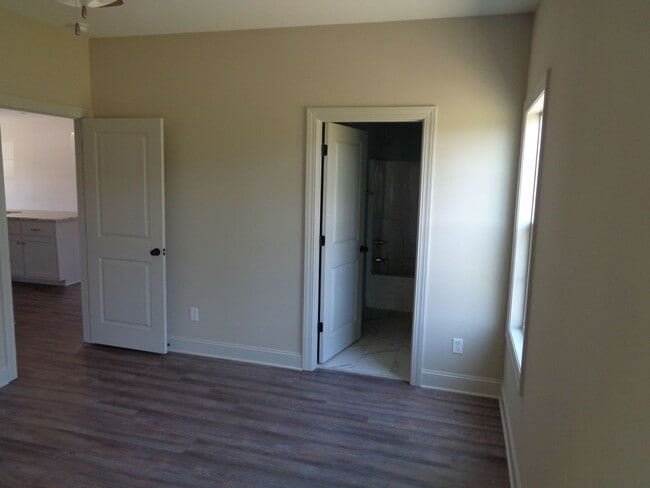 Building Photo - 30 Locust Ln