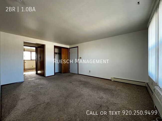 Building Photo - Spacious 2 Bedroom 1 Bath Lower Apartment ...