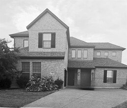 Building Photo - 7800 Desert Dunes Trail