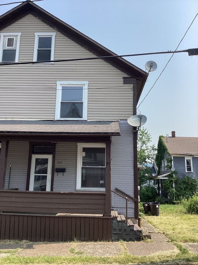 Building Photo - 162 Jacob St