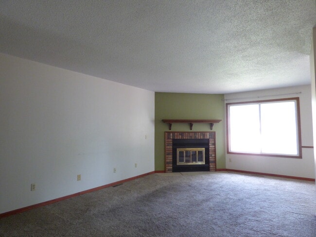 Building Photo - 1600 Commerce Dr