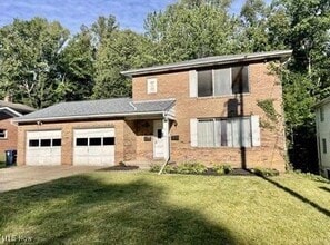 Building Photo - 1858 Cromwell Dr
