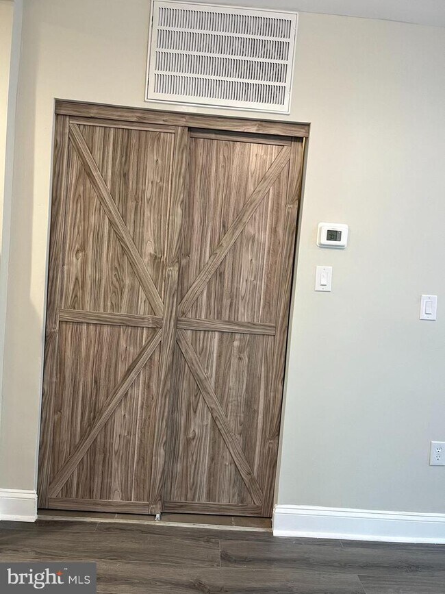 Building Photo - 4013 7th St NE