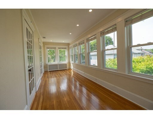 Foto del edificio - 9 Russell Rd