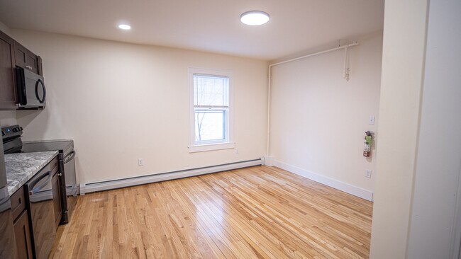 Building Photo - 28 S Williams St