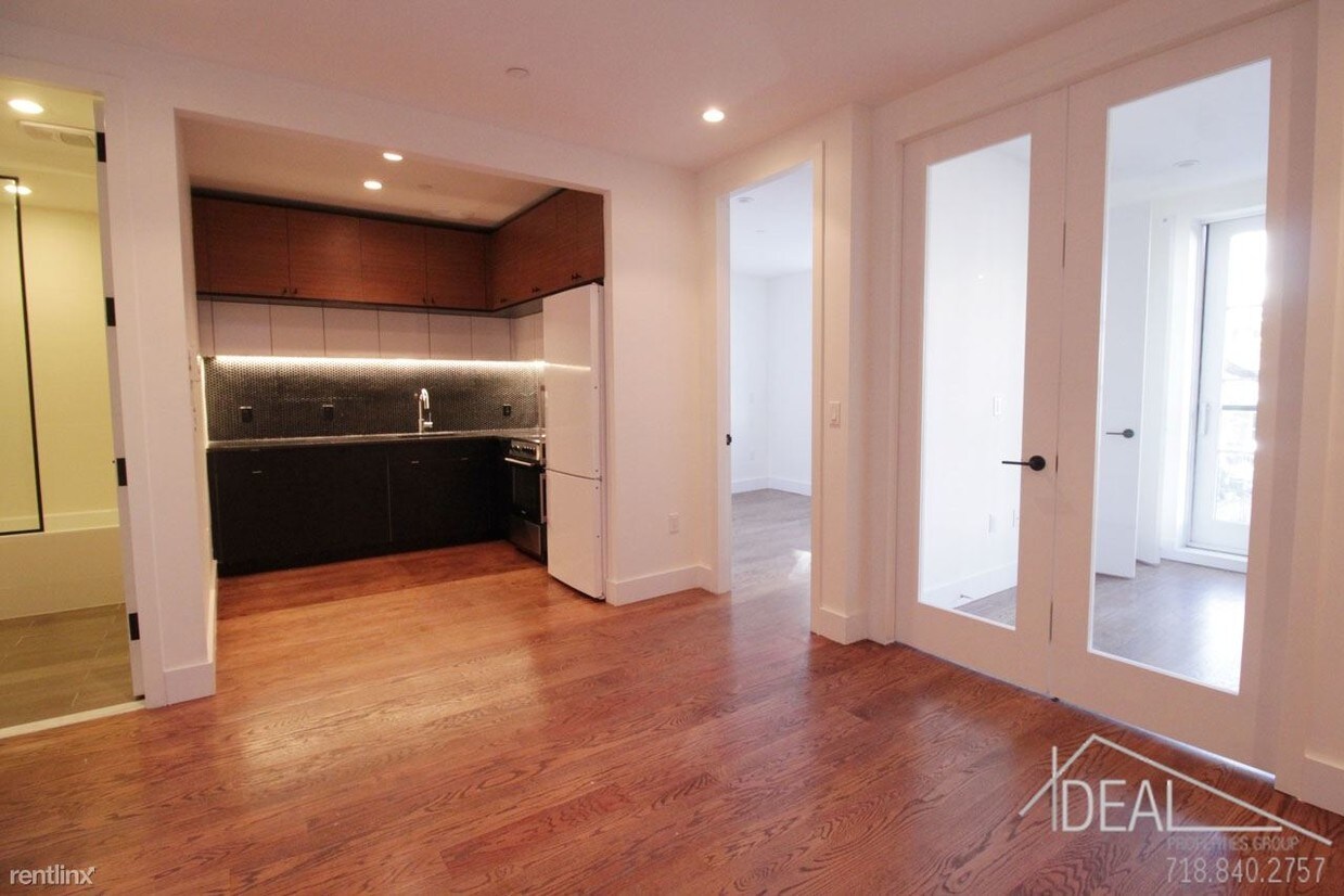 Foto principal - 205 Hawthorne St