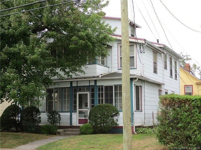 Building Photo - 129 Quaker Ln S