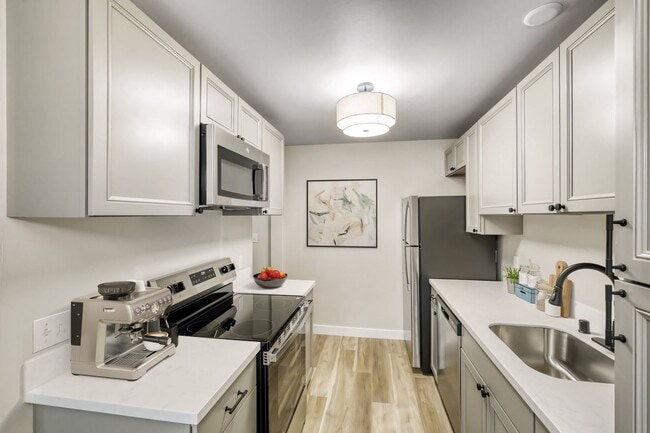 Interior Photo - Lynnwood Country Club