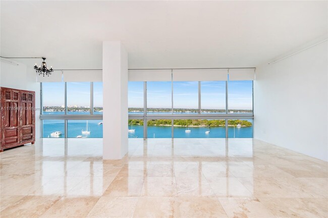 Foto del edificio - 7934 West Dr