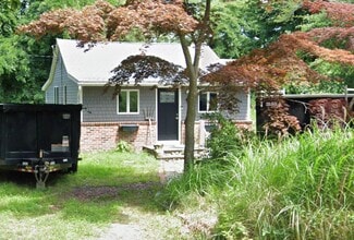 Building Photo - 15 Whittier Dr