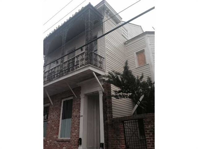 Primary Photo - 1306 Treme St