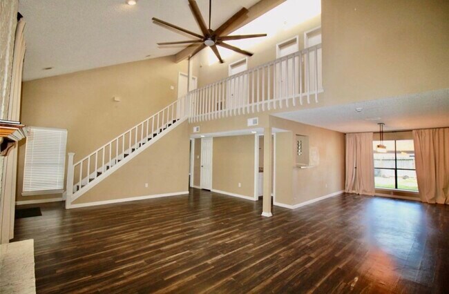 Foto del edificio - 4701 Spring Ln