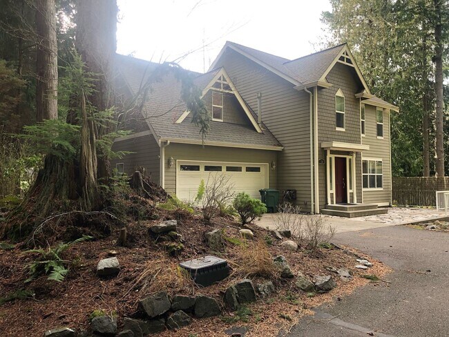 Building Photo - $1,200 off 1st Full Month's Rent Move in S...
