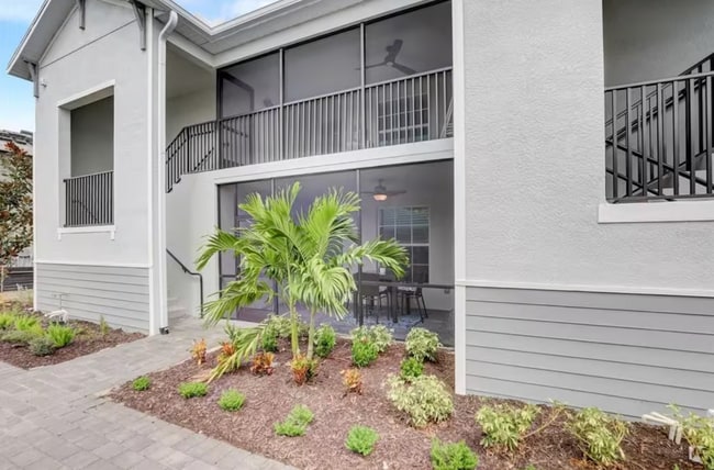 Building Photo - 12440 Wellen Golf St