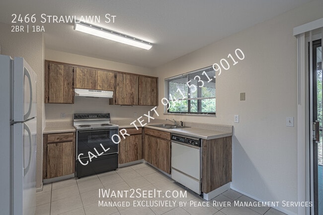 Building Photo - 2466 Strawlawn St