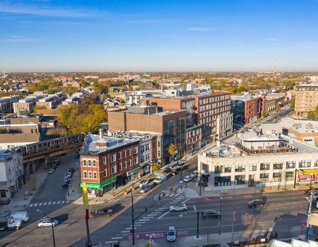 Foto del edificio - 1960 N Milwaukee Ave