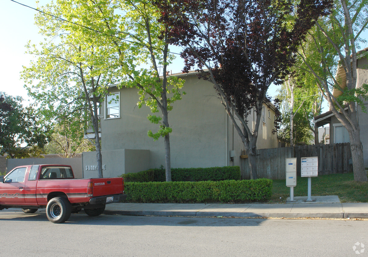 Foto del edificio - 214 Sunnyside Ave