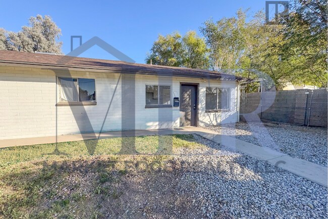 Foto del edificio - 1Bed/1Bath Apt at 16th St/Thomas Rd! NO CREDIT, NO BACKGROUND, NO RENTAL HISTORY CHECK!