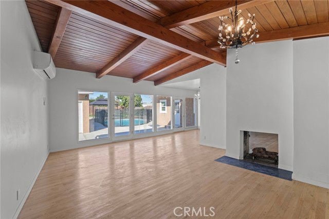 Foto del edificio - 5741 E 23rd St