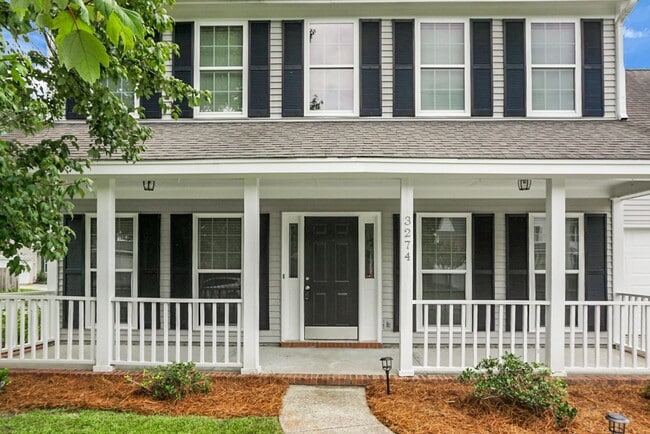 Building Photo - Gorgeous, 2 story, 4 BR, 2.5 BA Home with Fenced Yard near Magnolia Gardens