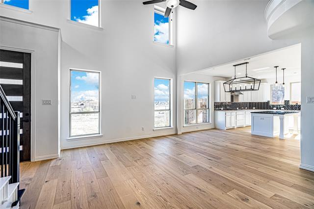 Building Photo - 617 Somerset Dr