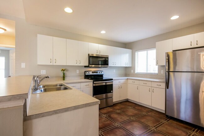 Building Photo - 229 SW 43rd Ln