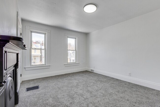 Foto del edificio - Beautiful 3Bed/1Bath available!