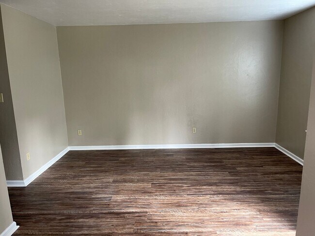 Foto del edificio - 2060 Pat's Pl