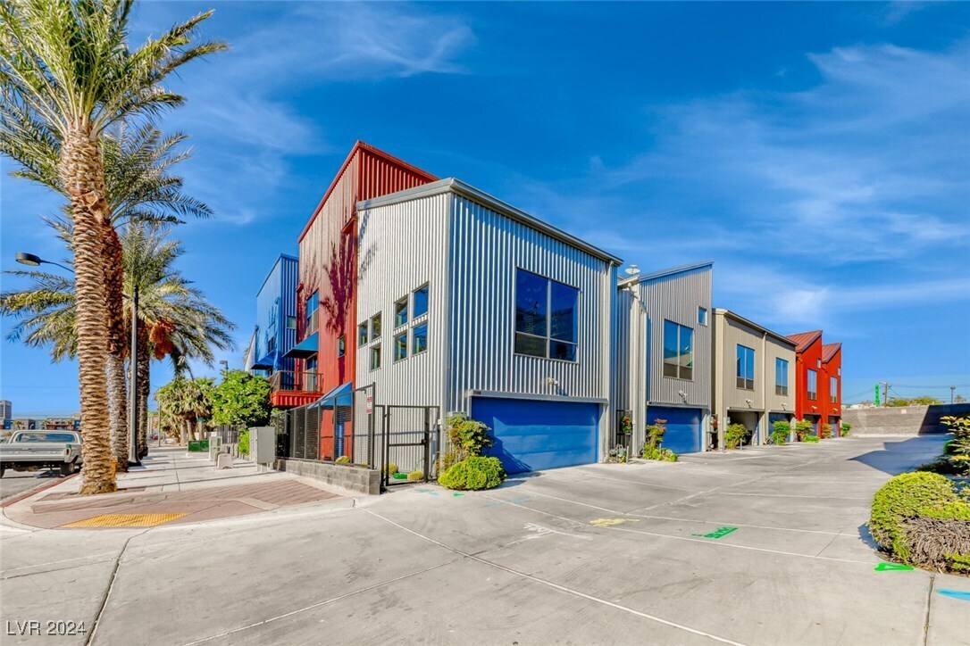 Foto principal - 1106 Carson Ave