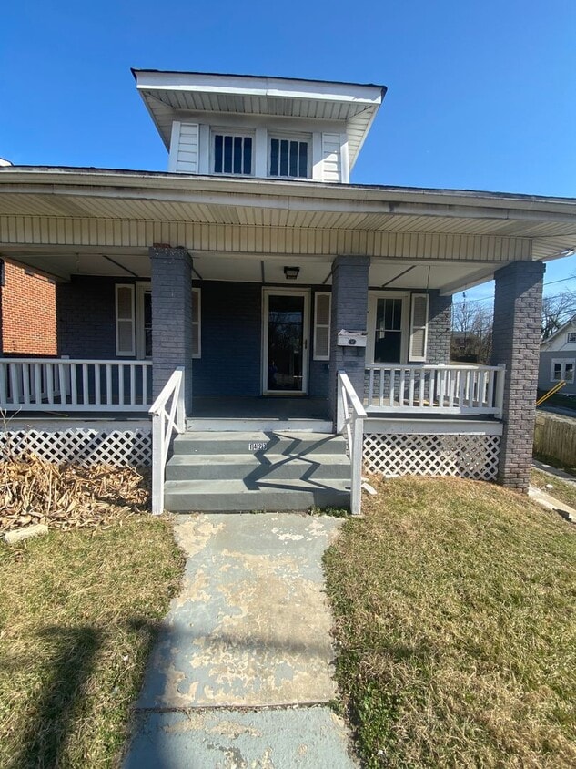 Foto principal - 1423 Burrell St NW