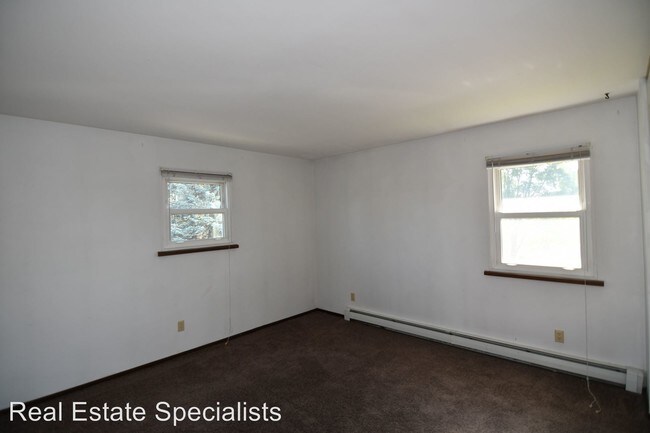 Building Photo - 2086 Townline Rd